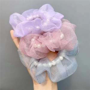 Dreiteiliges Organza-Haargummi-Set mit Kunstperlen in Pink, Violett und Hellblau
