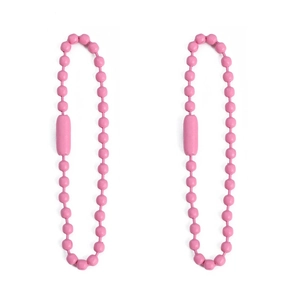 Primer plano de dos cadenas de bolas rosas para joyería DIY y llaveros