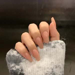 Glänzende nude-rosa Ballerina-Kunstnägel zum Aufkleben mit semi-transparentem Jelly-Effekt