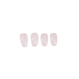 Glänzende nacktrosa kurze Ballerina-Kunstnägel mit poliertem Gel-Finish auf weißem Grund