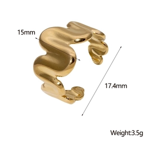 Detailed dimensions of 18K gold plated irregular wave ring with 15mm height and 17.4mm diameter