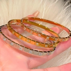 Titanium Steel Cube Bangle For Women Geometric Minimalist Rhinestone Inlaid Bangle Elegant Luxury Fashion Jewelry Bracelet