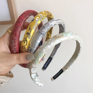 Set di quattro cerchietti in broccato vintage fatti a mano con motivi classici cinesi