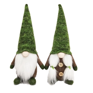 Coppia di gnomi natalizi della foresta verde con cappelli di peluche e barbe bianche