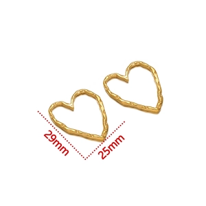Golden heart-shaped textured pendant detail with 29mm by 25mm dimensions measurement