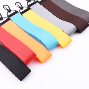 Porte-clés en sangle nylon colorée avec mousquetons en métal noir en huit couleurs
