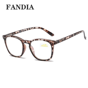 Classic tortoise shell full frame reading glasses with anti-blue light rectangular lenses