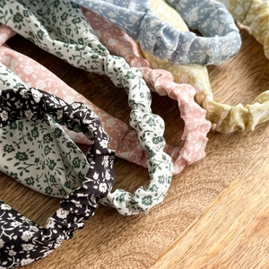 Floral print chiffon elastic head kerchief set in multiple colors on wooden background