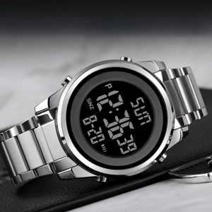 Orologio digitale classico in acciaio inossidabile argento con quadrante nero