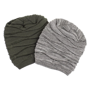 Knitted beanie set for men and women featuring warm fleece lining and diamond weave pattern