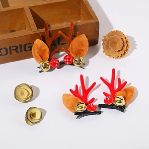 Barrettes bois de renne de Noël avec oreilles en peluche et clochettes en rouge et marron