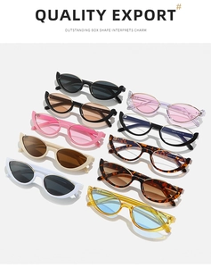 Dettaglio di dieci occhiali da sole retrò cat eye a mezza montatura in vari colori