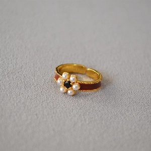 Gold-plated brass ring with red enamel and pearl flower in vintage court style