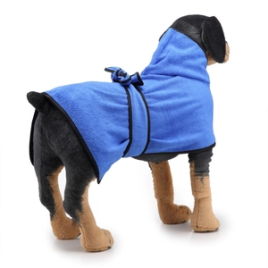 Accappatoio assorbente in microfibra blu brillante con cappuccio e cintura per cani