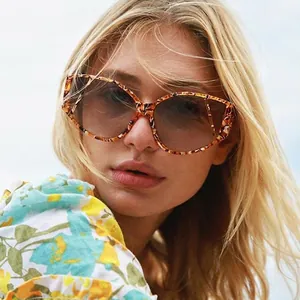 Women Oversized Cat Eye Sunglasses PC Geometric Hollow Temple UV400 Protection Gradient Lens Marble Pattern Avant-Garde