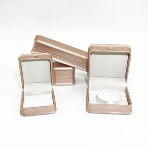 Luxury rose gold PU leather jewelry box set with gold crown buckle and white velvet lining