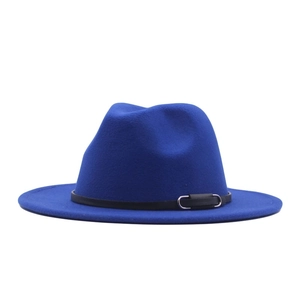 Blauer Wollfilz Fedora Hut Vintage Jazz Kappe mit schwarzem Gürtel für Retro Mode Alltag.