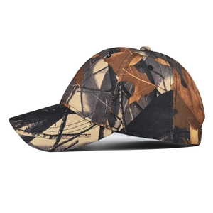 Vue latérale de casquette de baseball en coton camouflage avec visière incurvée