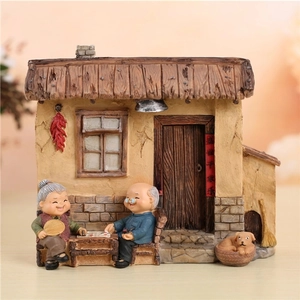Resin couple elderly figurines set with farmhouse scene for warm home decoration