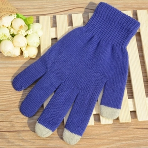 Thick winter thermal knit gloves in navy blue with touch screen compatible fingertips