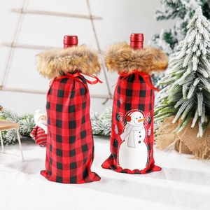 Housses de bouteille de Noël à carreaux rouges et noirs avec bordure en peluche douce