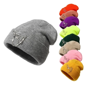 Hip Hop Knit Beanie Hat For Women Men Winter Warm Acrylic Skull Cap With Butterfly Metal Chain Pin Accessories Y2K Streetwear