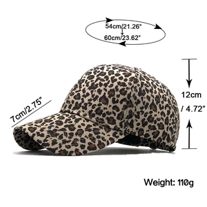 Detailansicht der Baseballkappe mit Leopardenmuster und Maßangaben 54-60cm Kopfumfang