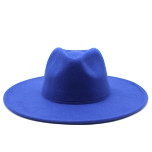 Koningsblauwe wollen fedora hoed met brede rand, klassieke kroon en retro-stijl