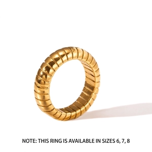 Detail showing spiral texture design and size options 6, 7, 8 for gold stainless steel ring