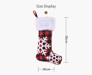 Détails de taille pour chaussette de Noël à carreaux rouges avec fausse fourrure