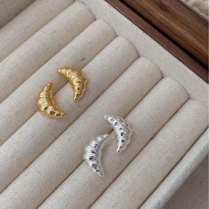 Croissant Ribbed Stud Earrings 925 Sterling Silver French Niche Design Minimalist Fashion Jewelry Accessories For Women