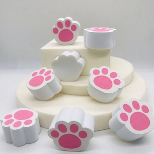 Cat paw shaped cleaning sponges for bathroom mirrors and glass, 8 piece white and pink set