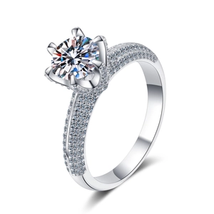 Elegant S925 sterling silver ring with brilliant round moissanite in a six-prong setting