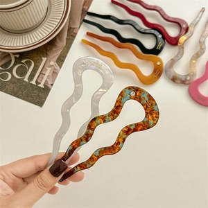 Elegant U-shaped wavy acetate hair pin with single crystal inlay for French style updos