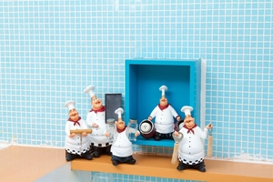 Set of 5 resin chef figurines with tools for American vintage kitchen decor