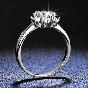 Classic 925 sterling silver ring with brilliant D color moissanite in six-prong setting