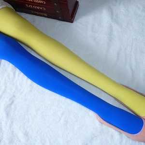 Collants bicolores asymétriques en velours, design contrasté bleu et jaune