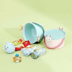 Creative portable wedding favor bucket made of PP plastic in soft pink and blue tones