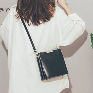 Women PU Leather Bucket Bag Crossbody Shoulder Handbag With Gold Hardware Adjustable Strap Solid Color Minimalist
