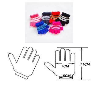 Detailed size chart showing 11cm length and 7cm width for children's warm knitted gloves