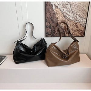 Sacs à bandoulière minimalistes en cuir PU noir et marron avec larges brides et boucles