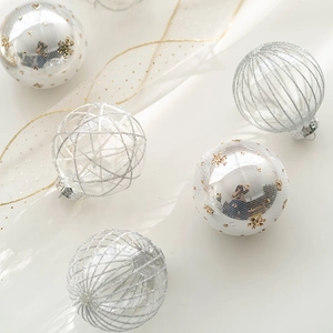 Set of 5 elegant 8cm Christmas balls with silver patterns and gold stars for tree decor