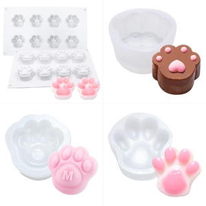 Vue détaillée du moule en silicone patte de chat avec design 8 cavités et finitions 3D