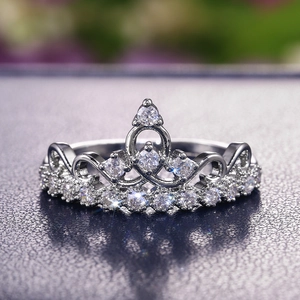 Elegant silver crown ring with sparkling micro-paved cubic zirconia for women