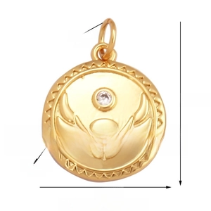 Detailed size chart for vintage gold scarab pendant with zircon inlay dimensions