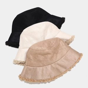 Cappello a secchiello invernale minimalista in finta pelle e agnello in tre colori