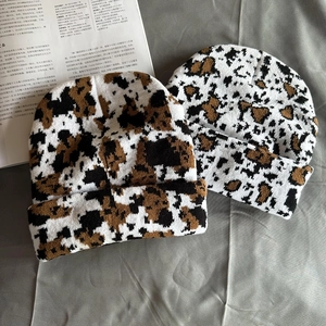Retro leopard and cow print knitted beanies for couples in stylish winter warm thick material