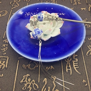 Classic Chinese blue and white ceramic hair pin with tassels and butterfly detail