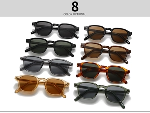Colección de gafas de sol redondas retro en 8 colores con detalles de tachuelas