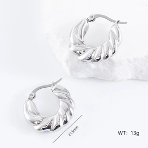 Irregular silver twisted hoop earrings for women, 21.5mm diameter and 13g weight